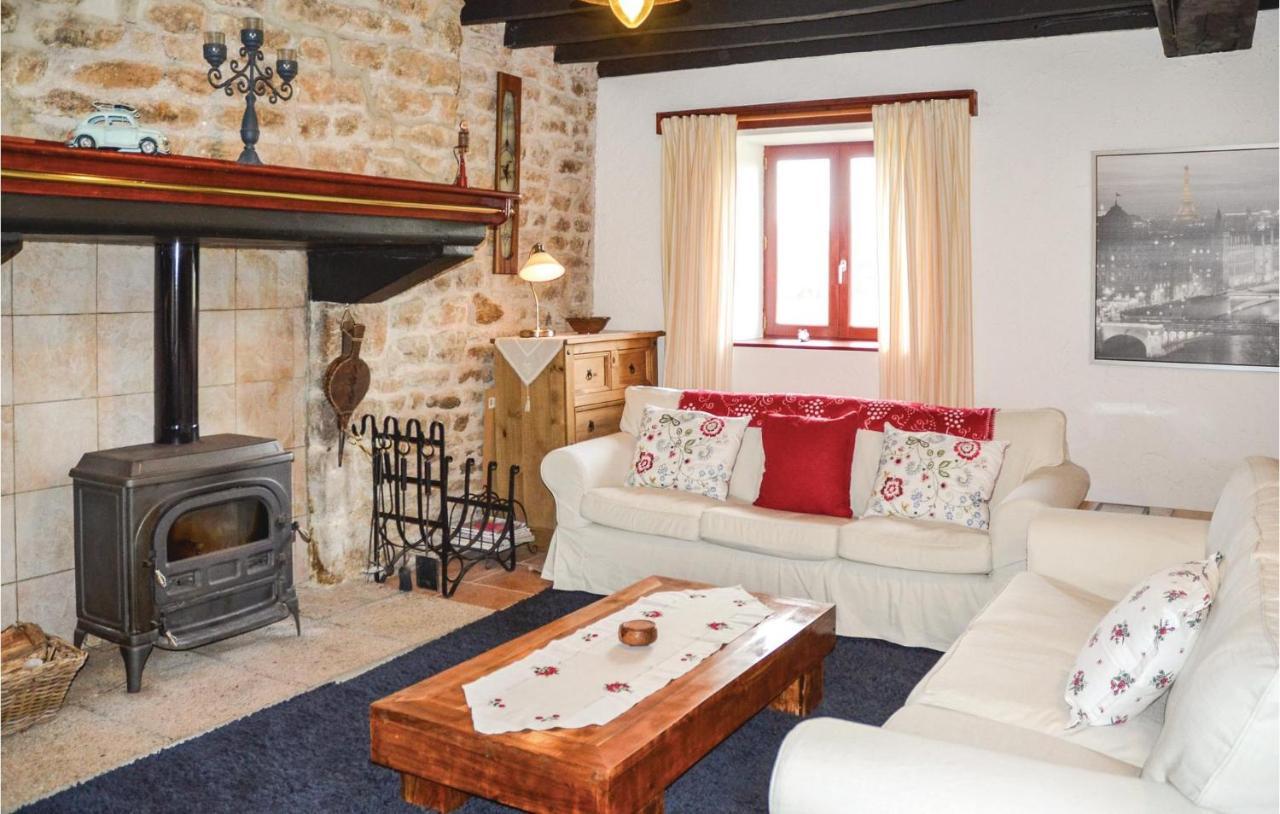 Beautiful Home In Montaudin With Wifi Bagian luar foto